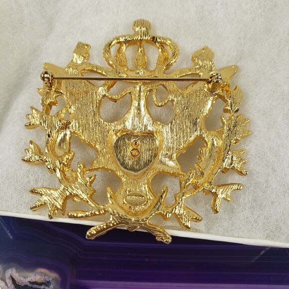 Vintage DaneCraft Coat of Arms Eagle Crown Ribbon Leaves Gold Heraldic Brooch - Picture 10 of 13